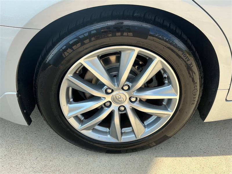 2015 Infiniti Q50