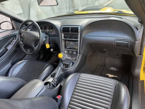 2004 Ford Mustang Mach 1 Premium