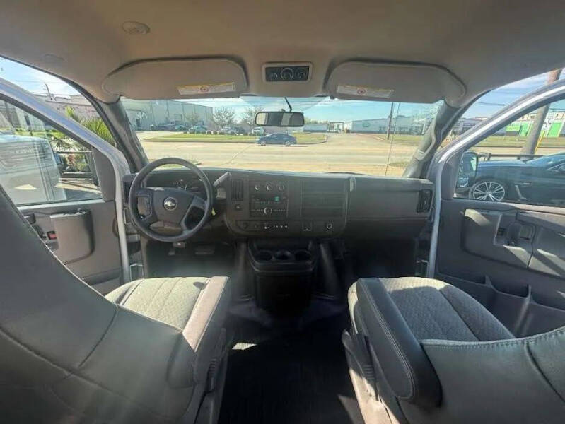 2024 Chevrolet Express LS 3500