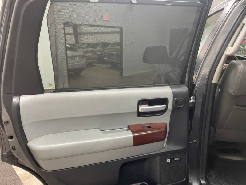 2011 Toyota Sequoia Platinum