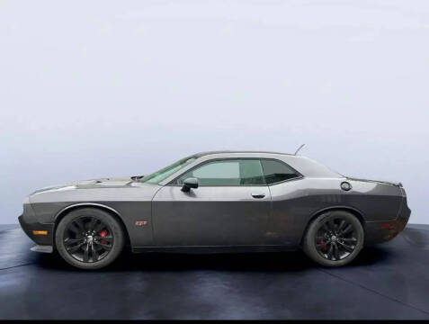 2014 Dodge Challenger SRT8