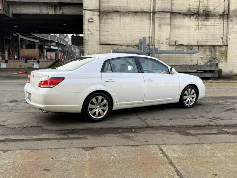 2005 Toyota Avalon XLS