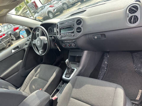 2013 Volkswagen Tiguan S 4Motion