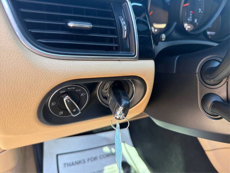 2017 Porsche Macan