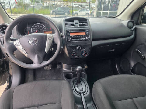 2017 Nissan Versa 1.6 S