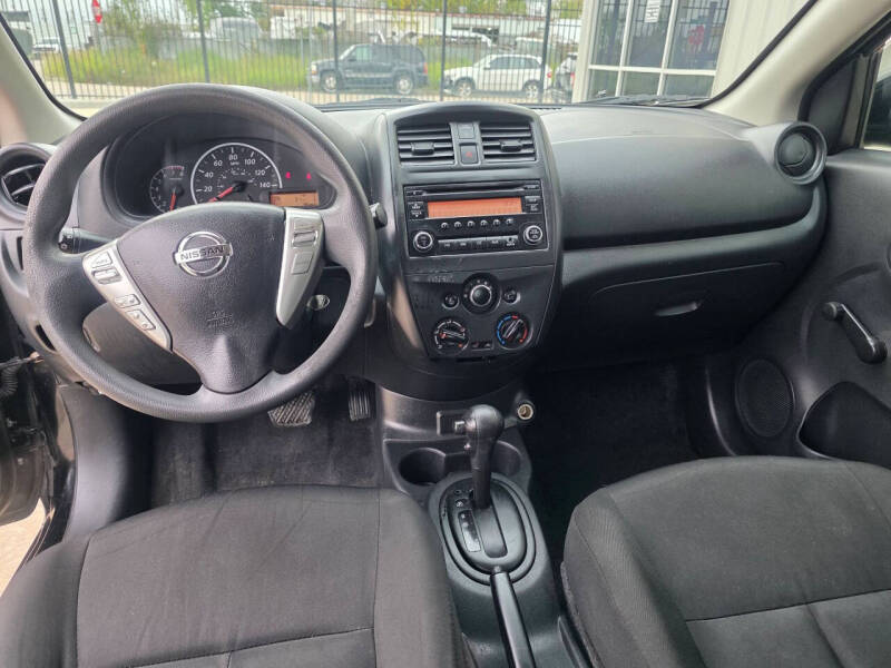 2017 Nissan Versa 1.6 S