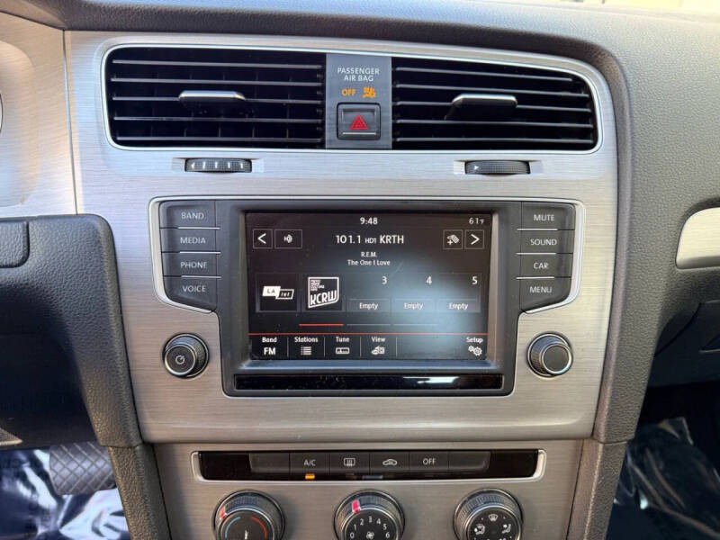 2016 Volkswagen Golf TSI SE