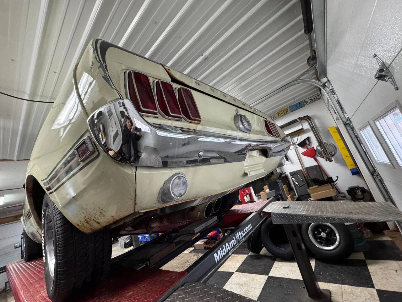 1969 Ford Mustang 26