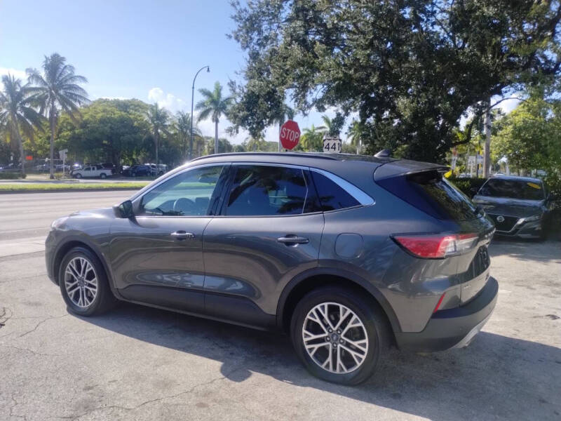 2020 Ford Escape SEL