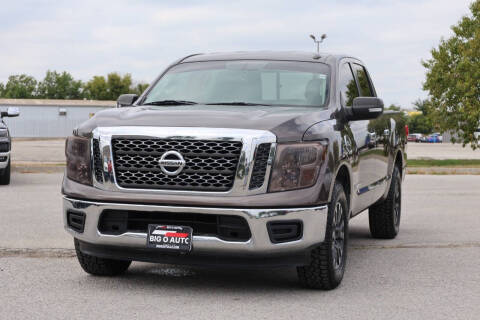 2017 Nissan Titan SV