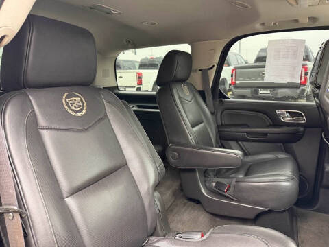 2013 Cadillac Escalade Platinum Edition