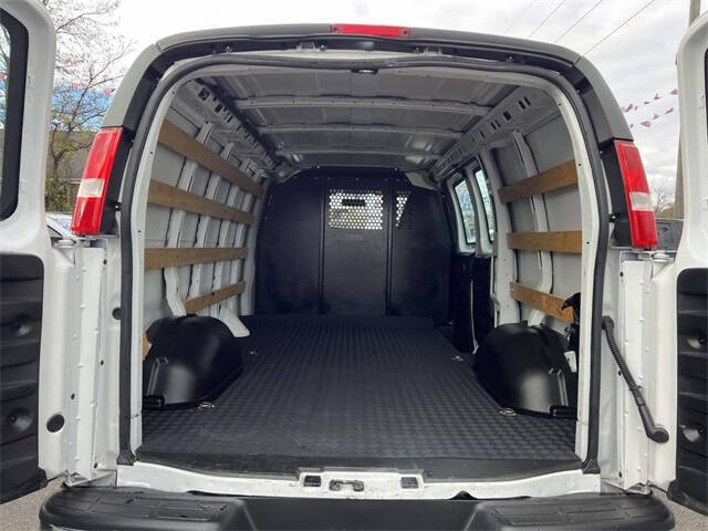 2023 Chevrolet Express 2500