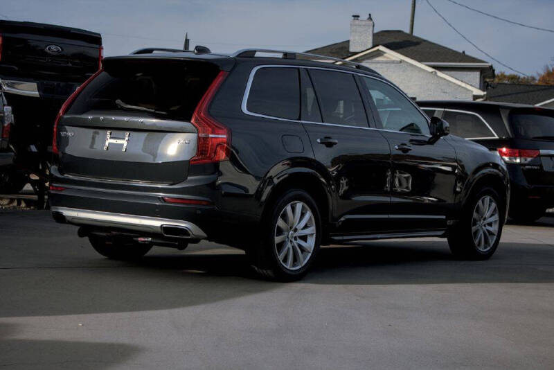 2016 Volvo XC90 T6 Momentum