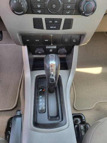2009 Ford Focus SES