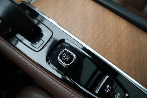 2023 Volvo XC90 B6 Plus Bright Theme 7P