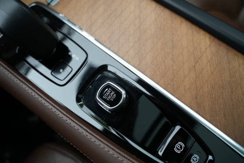 2023 Volvo XC90 B6 Plus Bright Theme 7P