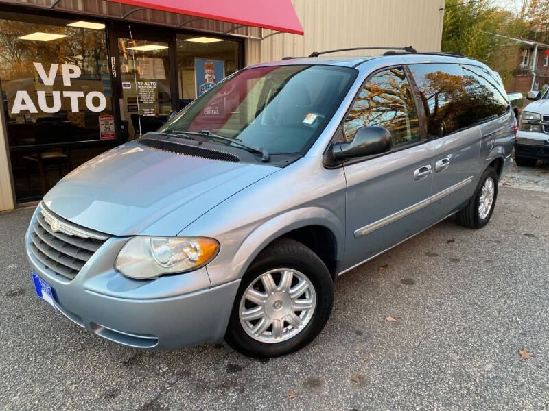 2005 town and country van