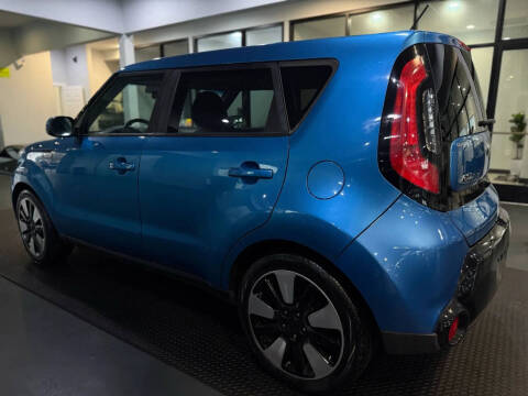 2016 Kia Soul +
