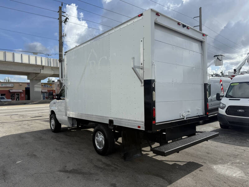 2017 Ford E-Series E-350 SD