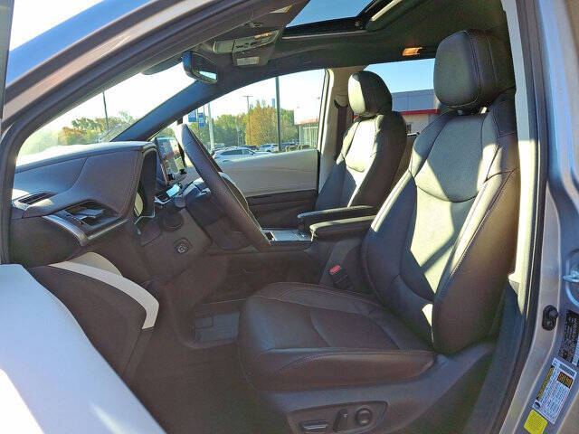 2024 Toyota Sienna Platinum 7-Passenger