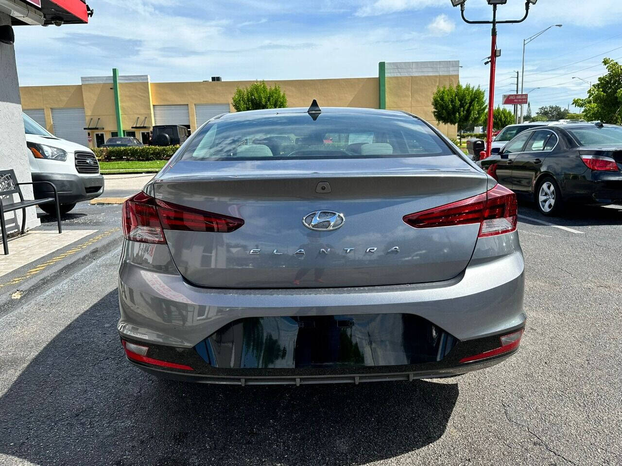 2019 HYUNDAI Elantra Sedan - $18,995