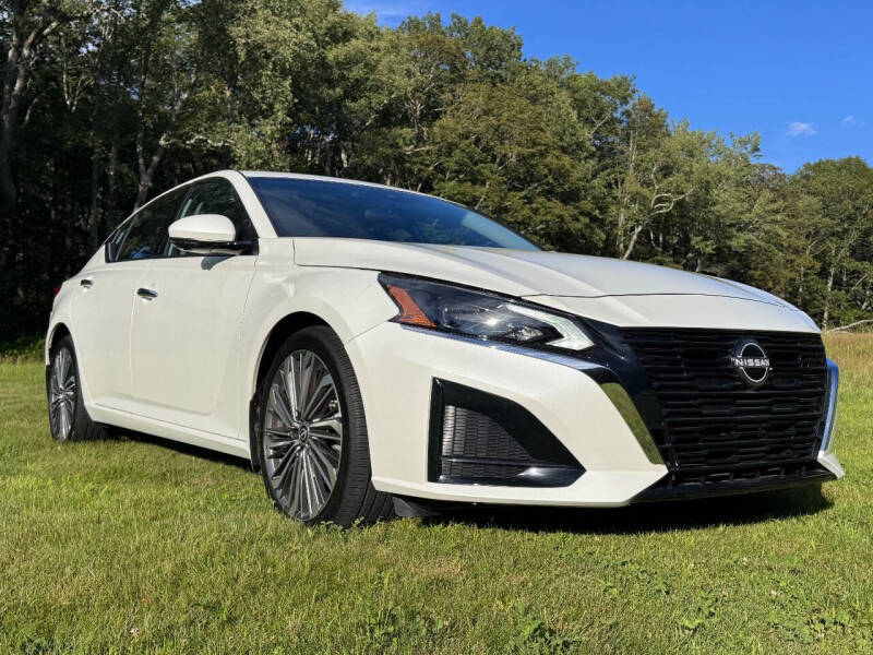 2025 Nissan Altima SL's photo