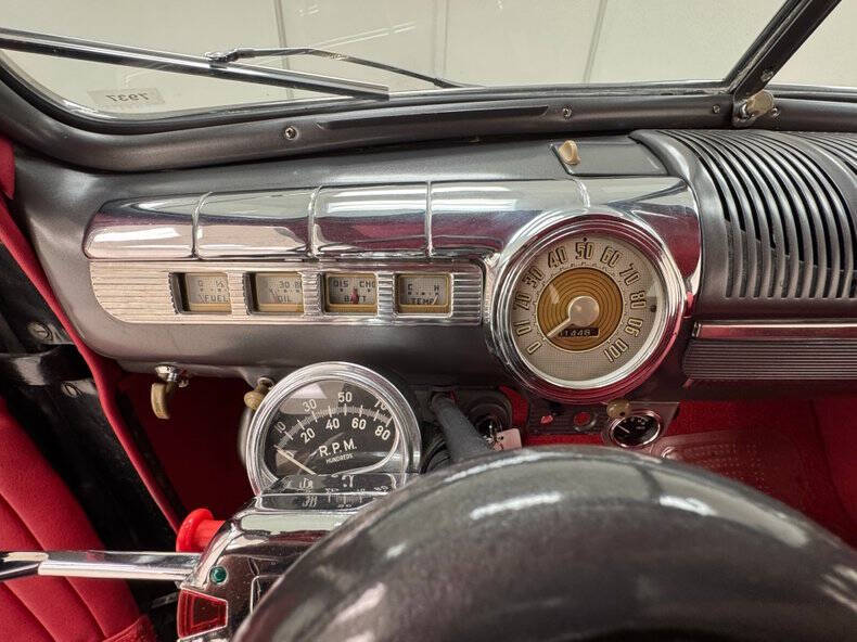 1948 Ford Super Deluxe