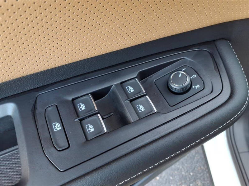 2026 Volkswagen Atlas Cross Sport SEL R-Line Black 4Motion