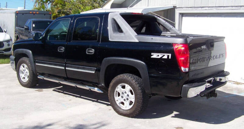 2004 Chevrolet Avalanche Base photo 3