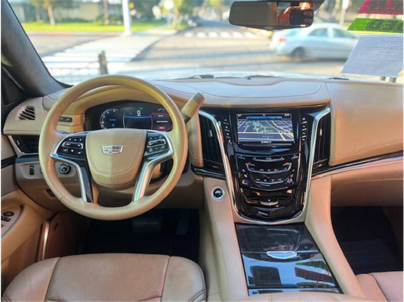 2018 Cadillac Escalade Platinum