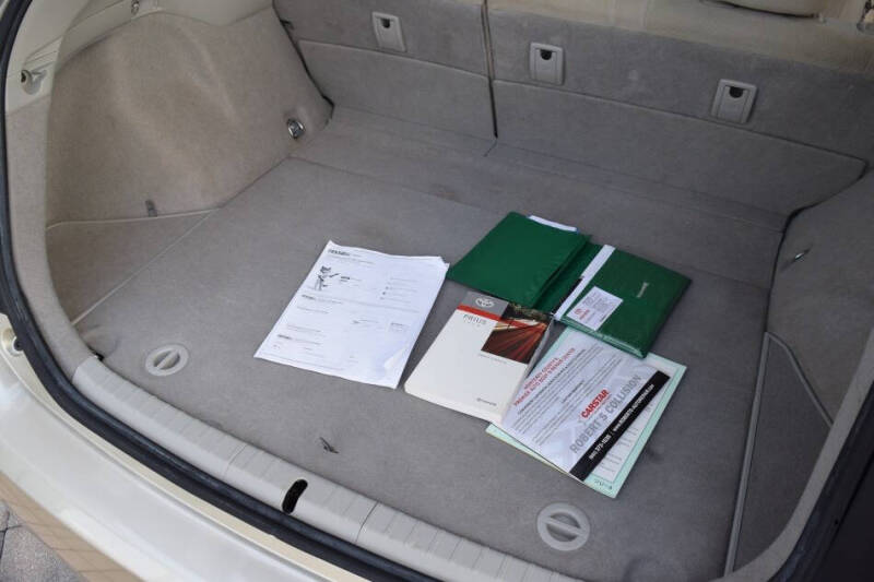 2010 Toyota Prius III
