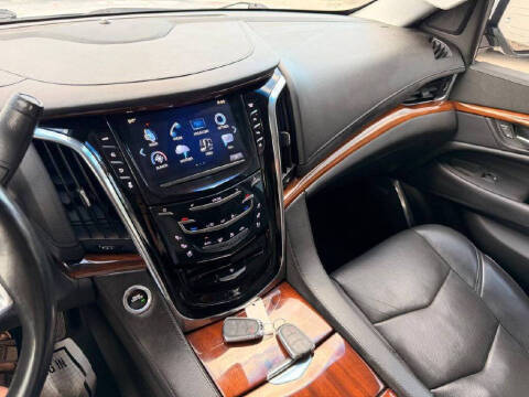 2017 Cadillac Escalade ESV Luxury