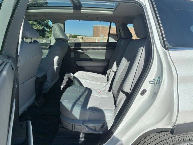 2023 Toyota Highlander Platinum