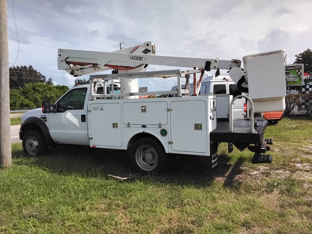 2008 Ford F-450 Super Duty for sale at AUTO CARE CENTER INC in FORT PIERCE, FL