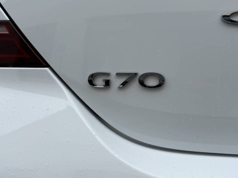 2022 Genesis G70 2.0T