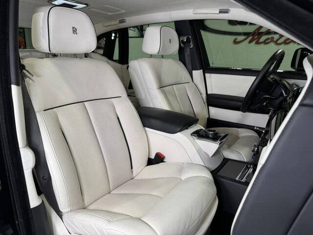 2022 Rolls-Royce Phantom