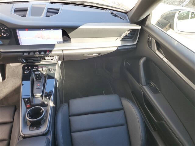 2021 Porsche 911 Carrera