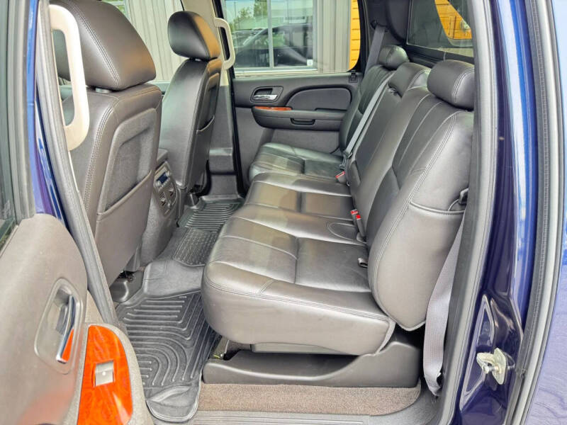 2011 Chevrolet Avalanche LT