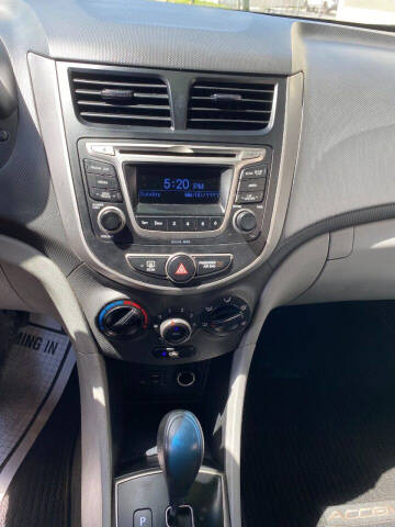 2016 Hyundai Accent SE