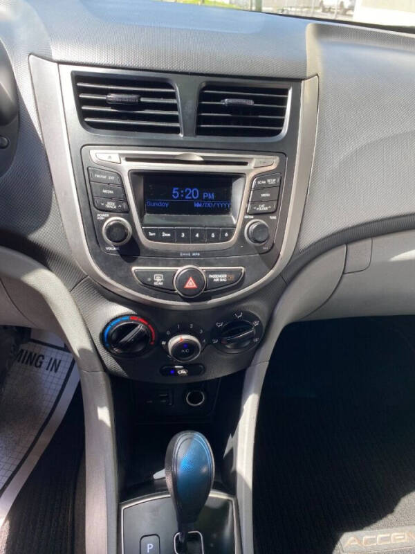 2016 Hyundai Accent SE