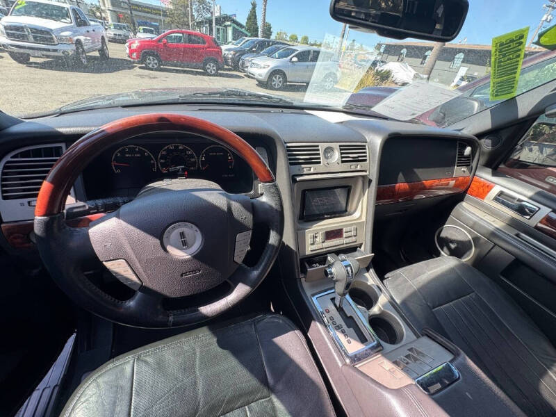 2006 Lincoln Navigator Luxury