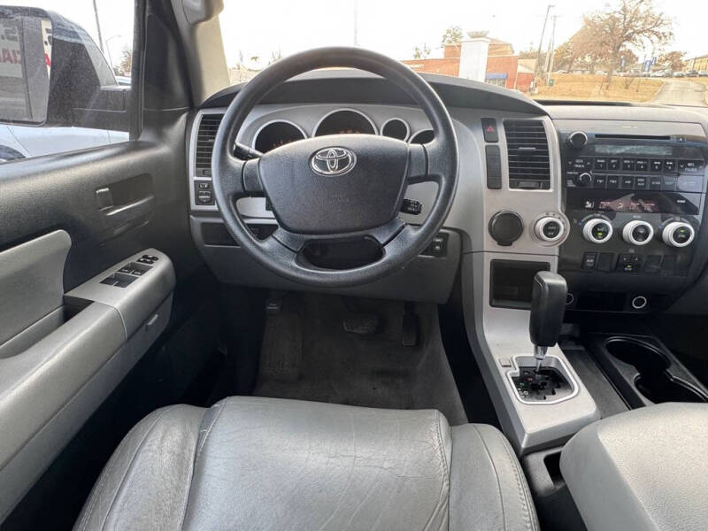 2009 Toyota Sequoia SR5