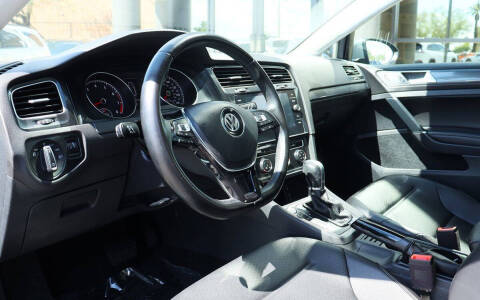 2018 Volkswagen Golf TSI SE