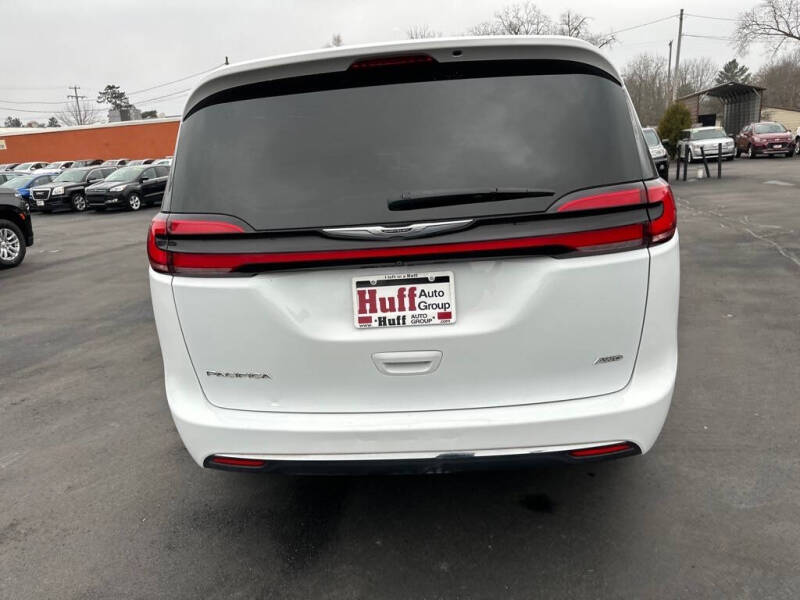 2022 Chrysler Pacifica Touring