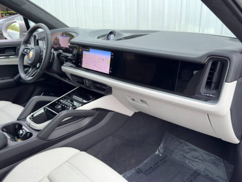 2024 Porsche Cayenne Turbo E-Hybrid Coupe