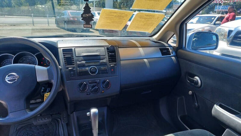 2011 Nissan Versa 1.8 S