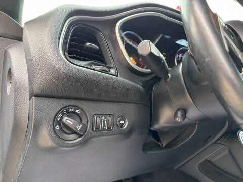 2017 Dodge Challenger SXT