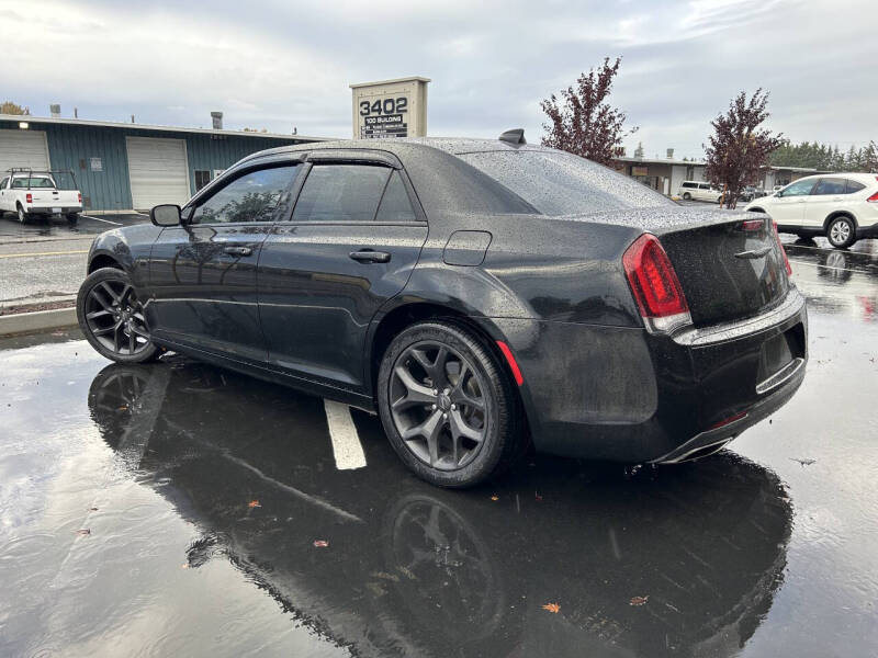 2021 Chrysler 300 Touring