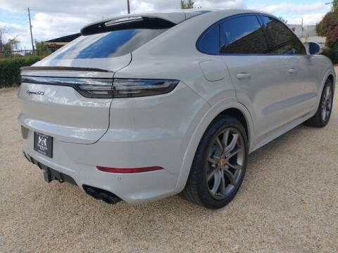 2022 Porsche Cayenne GTS Coupe