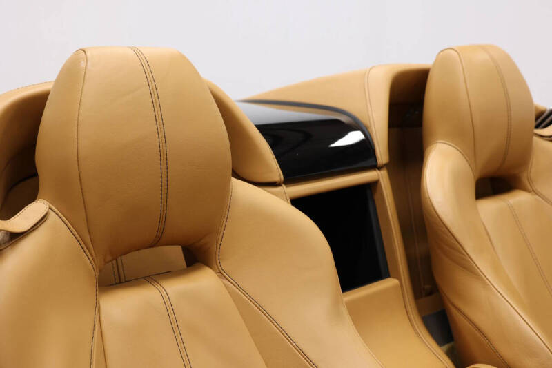 2012 Aston Martin V8 Vantage Roadster